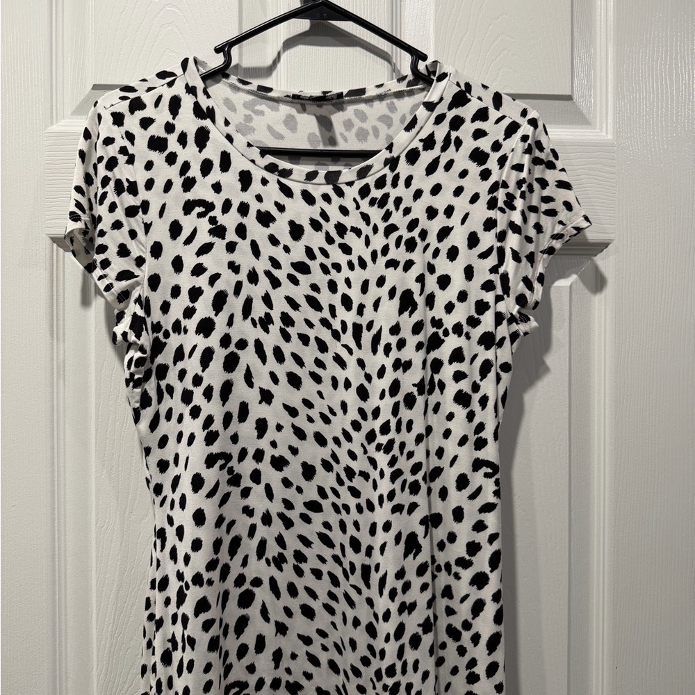 Express Black and White Spotted Short Sleeve Top